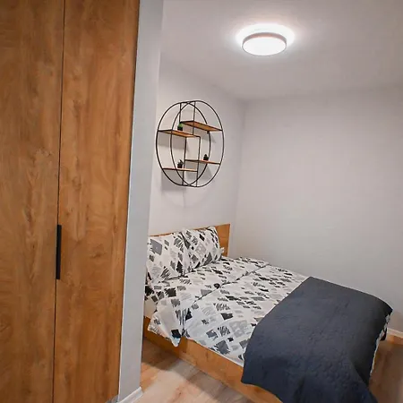 Apartment Modern Studio In With Free Parking